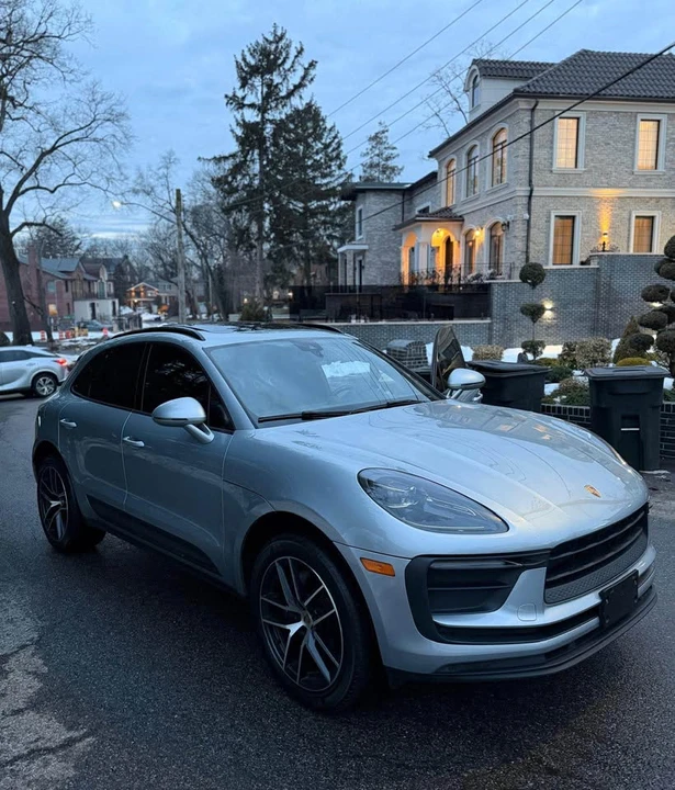 2022 Porsche Macan T - Image 12 of 13