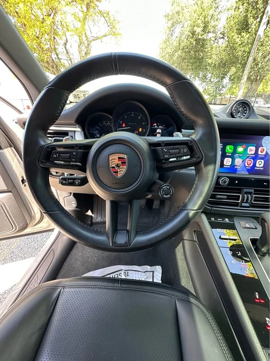 2022 Porsche Macan T - Image 11 of 12