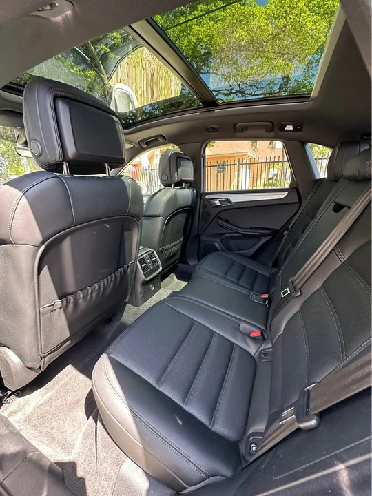 2022 Porsche Macan T - Image 7 of 12