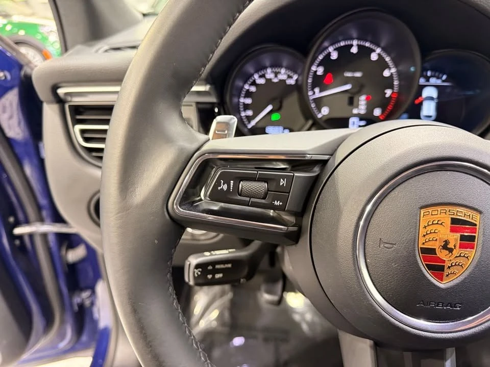 2022 Porsche Macan Turbo - Image 13 of 20