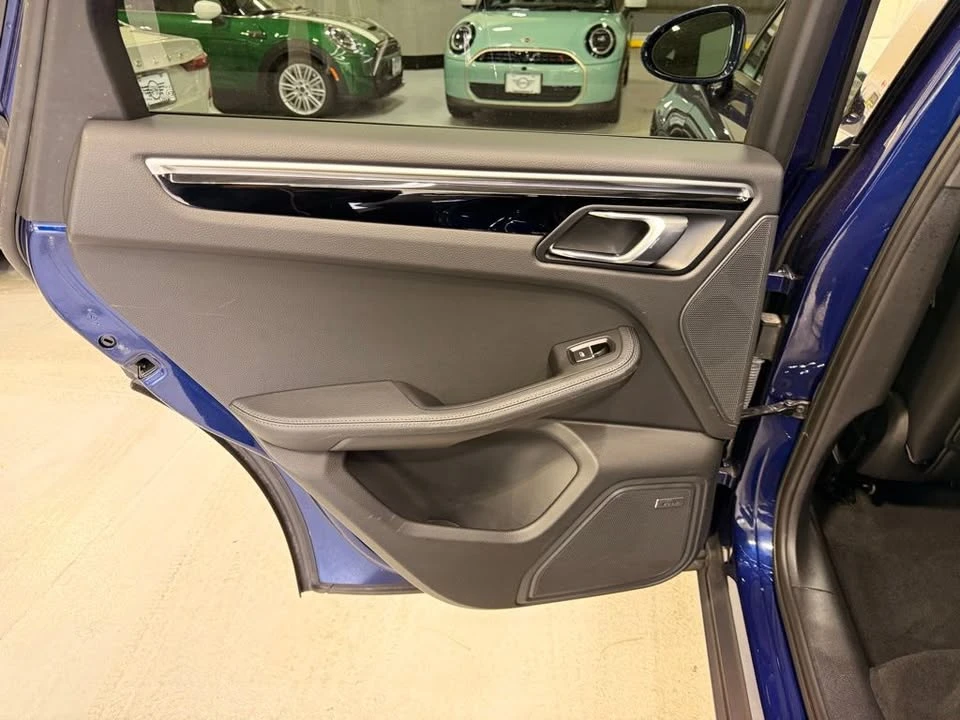 2022 Porsche Macan Turbo - Image 19 of 20