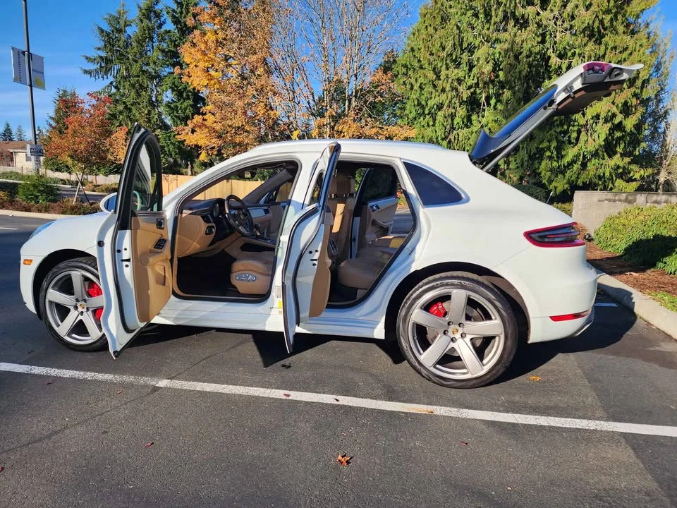 2016 Porsche Macan Turbo - Image 14 of 20