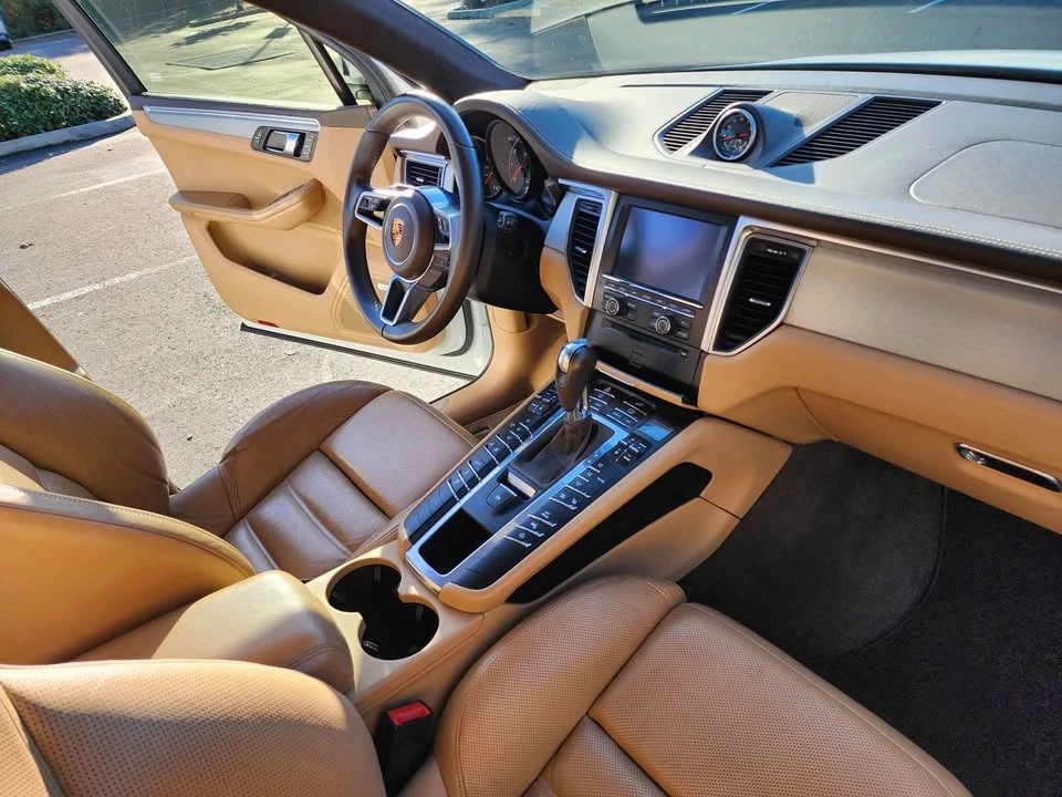 2016 Porsche Macan Turbo - Image 11 of 20