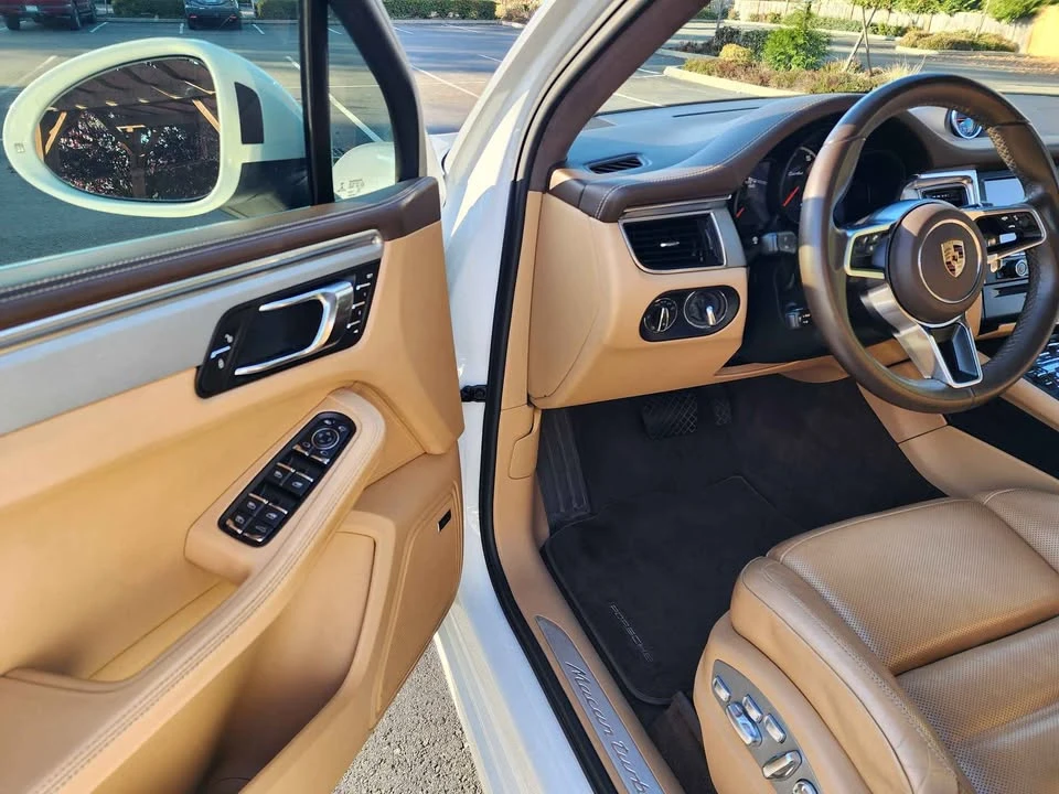 2016 Porsche Macan Turbo - Image 15 of 20