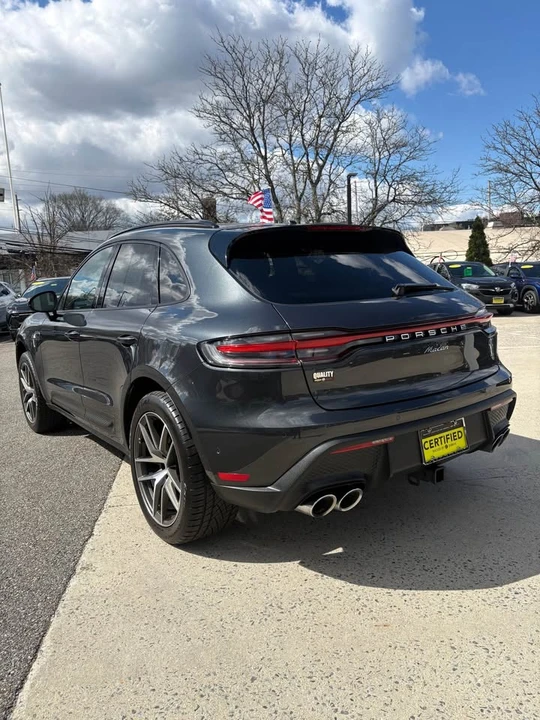 2022 Porsche Macan - Image 5 of 18