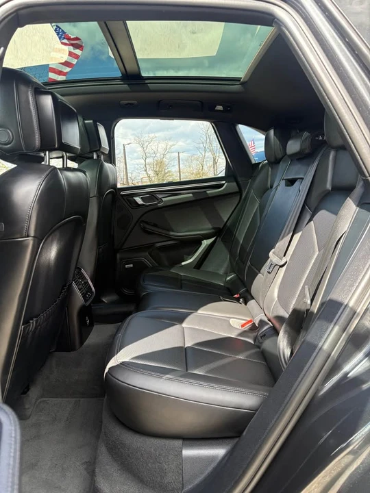 2022 Porsche Macan - Image 6 of 18