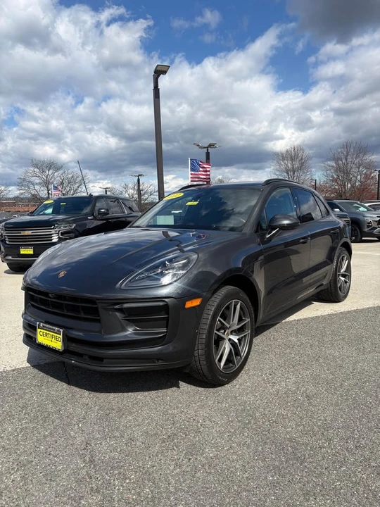 2022 Porsche Macan - Image 18 of 18
