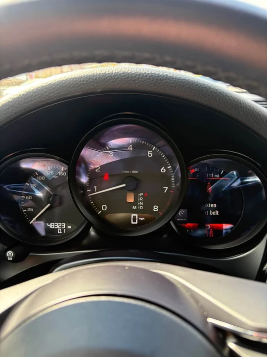 2022 Porsche Macan - Image 12 of 18