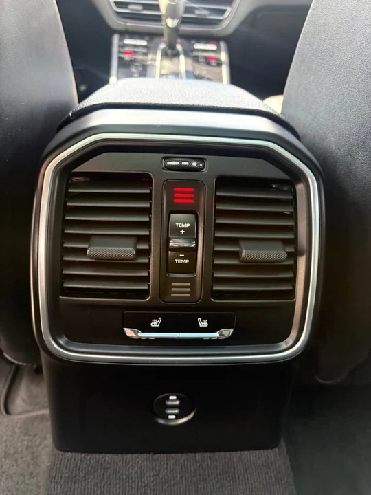 2022 Porsche Macan - Image 7 of 18