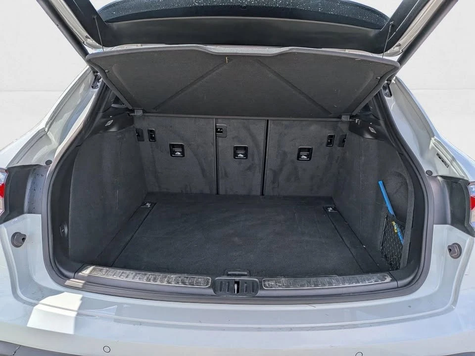2022 Porsche Macan - Image 6 of 20