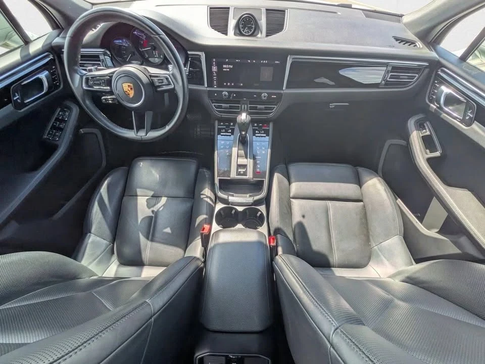 2022 Porsche Macan - Image 14 of 20