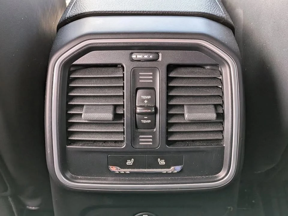 2022 Porsche Macan - Image 13 of 20