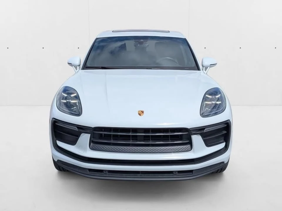 2022 Porsche Macan - Image 2 of 20