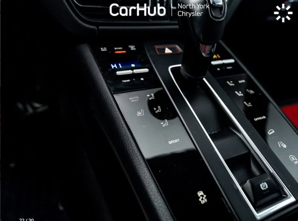 2022 Porsche Macan - Image 14 of 16