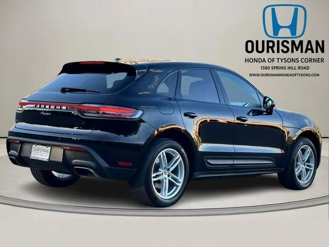 2022 Porsche Macan - Image 2 of 19