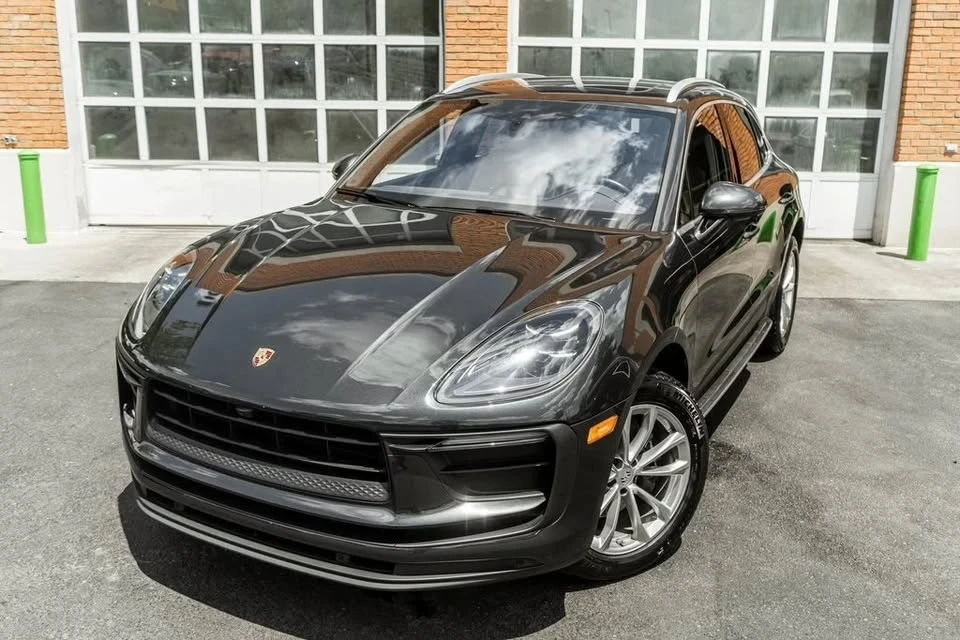 2022 Porsche Macan - Image 2 of 6