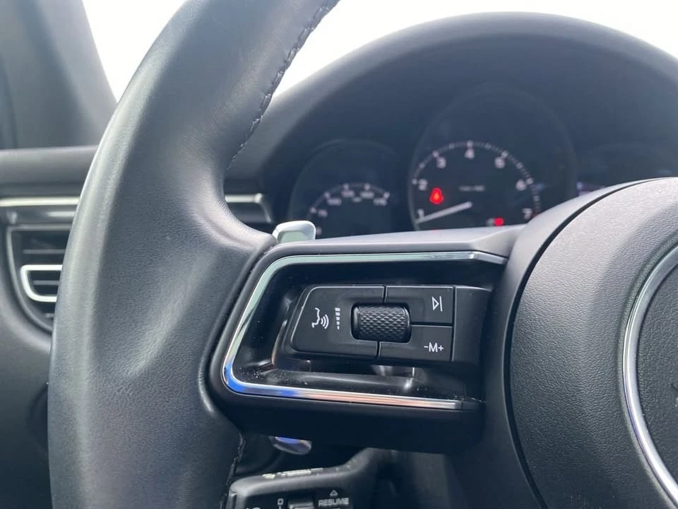 2022 Porsche Macan - Image 11 of 20