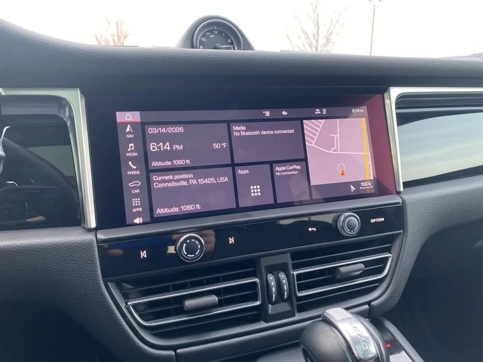 2022 Porsche Macan - Image 15 of 20