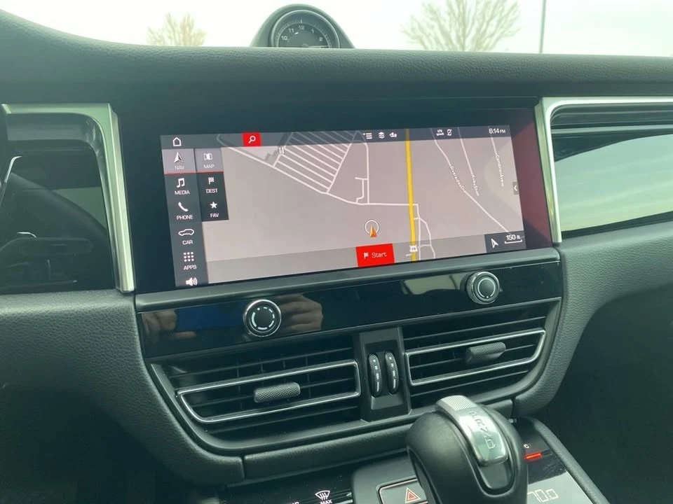 2022 Porsche Macan - Image 16 of 20