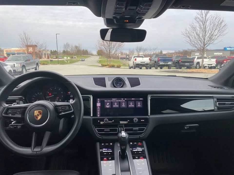 2022 Porsche Macan - Image 8 of 20