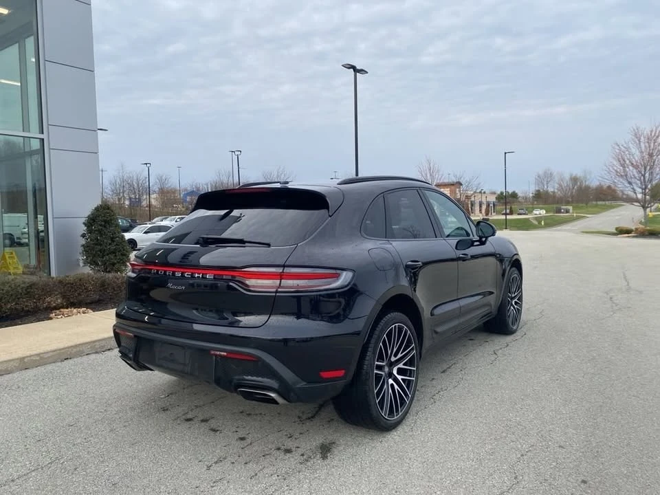 2022 Porsche Macan - Image 2 of 20