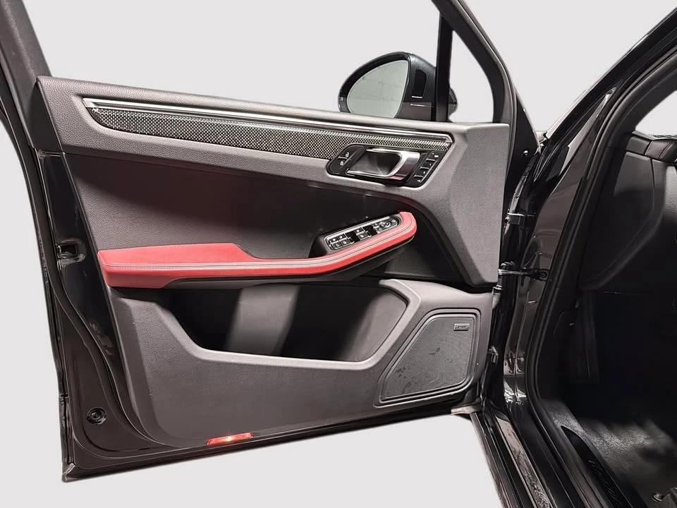 2022 Porsche Macan GTS - Image 12 of 17