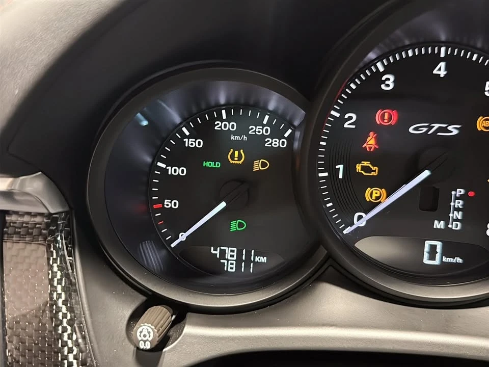 2022 Porsche Macan GTS - Image 14 of 17