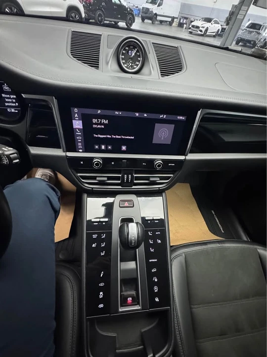 2022 Porsche Macan GTS - Image 9 of 10