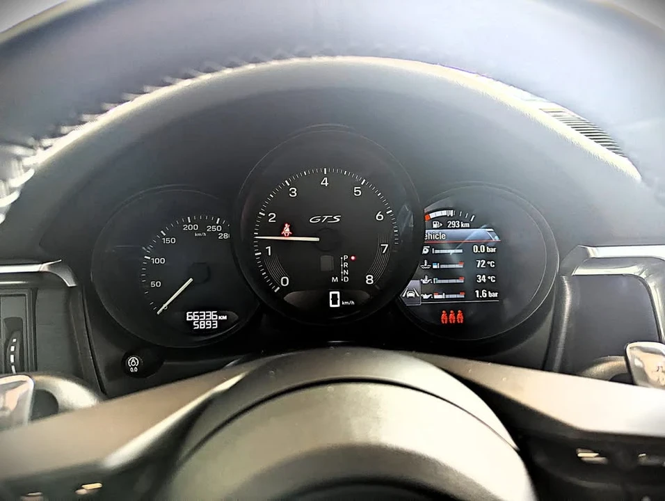 2022 Porsche Macan GTS - Image 14 of 20