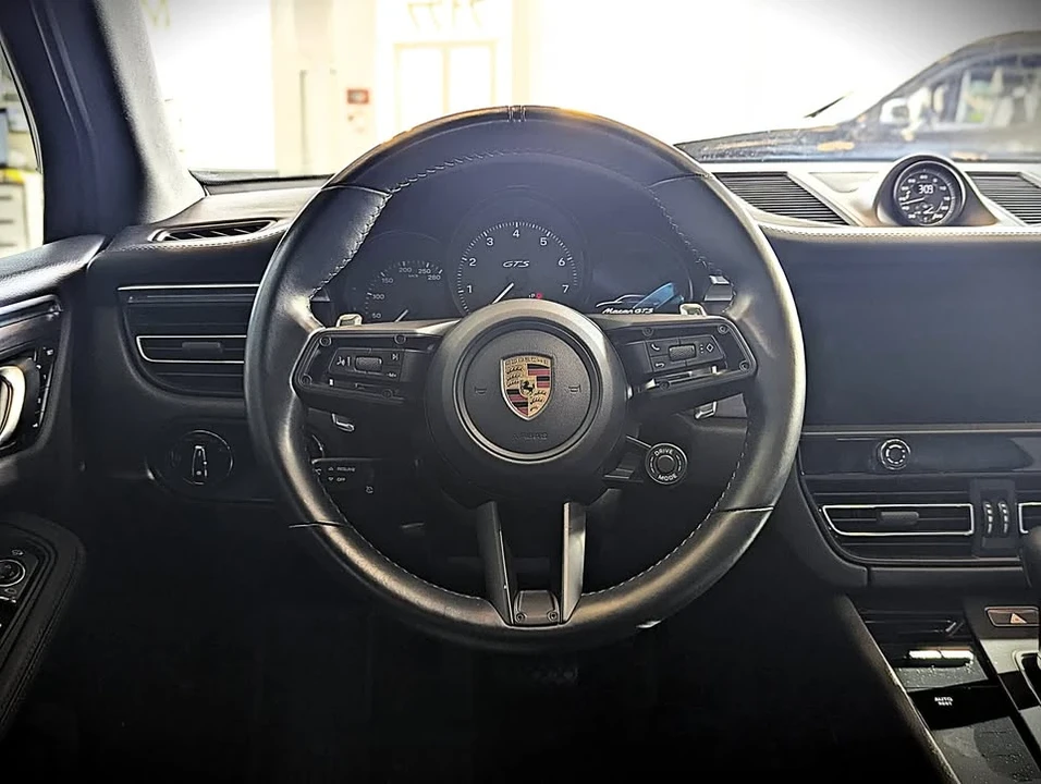 2022 Porsche Macan GTS - Image 13 of 20
