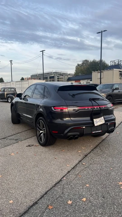 2022 Porsche Macan - Image 2 of 10