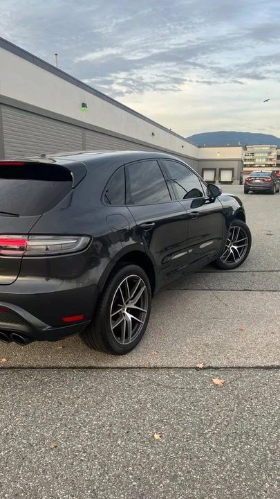 2022 Porsche Macan - Image 5 of 10