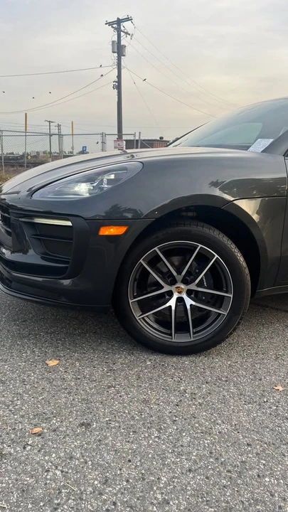 2022 Porsche Macan - Image 6 of 10