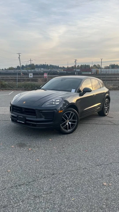 2022 Porsche Macan - Image 3 of 10