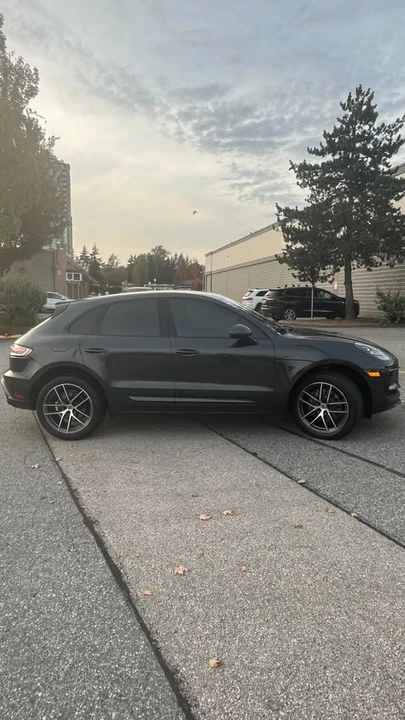 2022 Porsche Macan - Image 4 of 10
