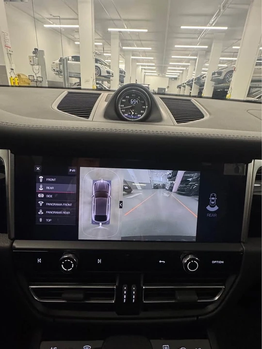 2022 Porsche Macan S - Image 8 of 11