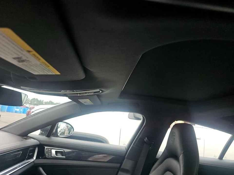 2022 Porsche 976 Panamera - Image 18 of 19