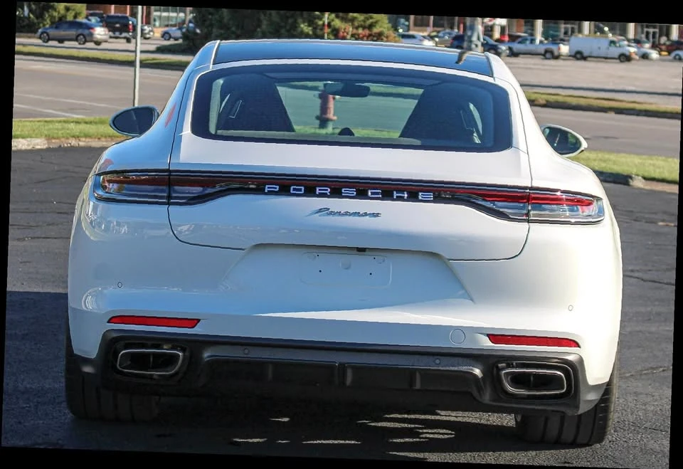 2022 Porsche 976 Panamera - Image 2 of 9