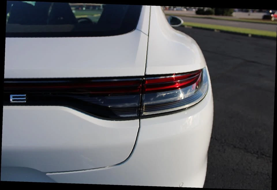 2022 Porsche 976 Panamera - Image 6 of 9
