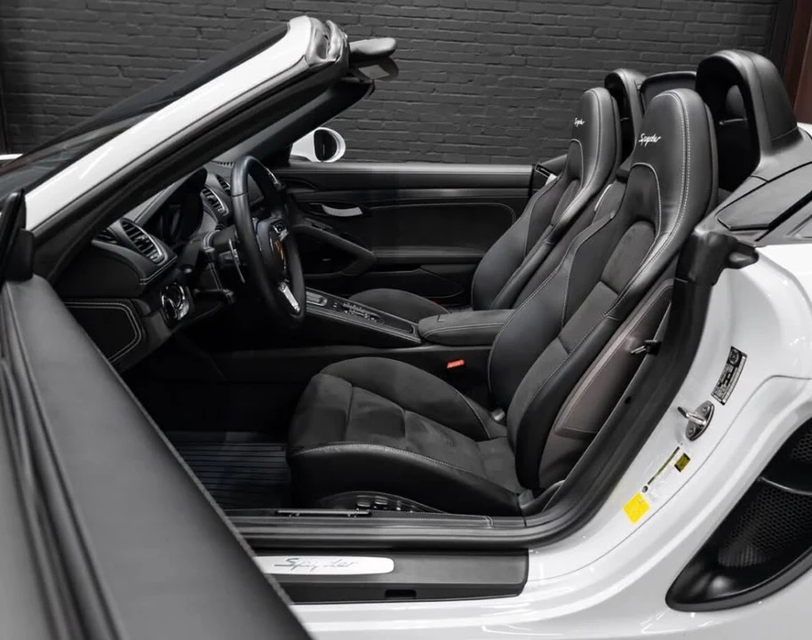 2022 Porsche 718 Boxster Spyder - Image 6 of 7