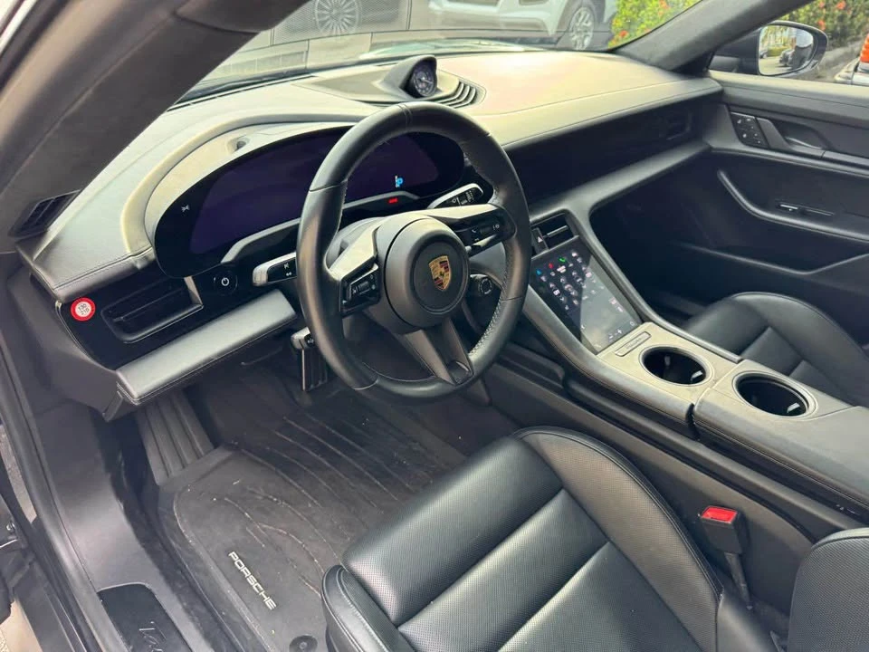 2022 Porsche Taycan - Image 8 of 15