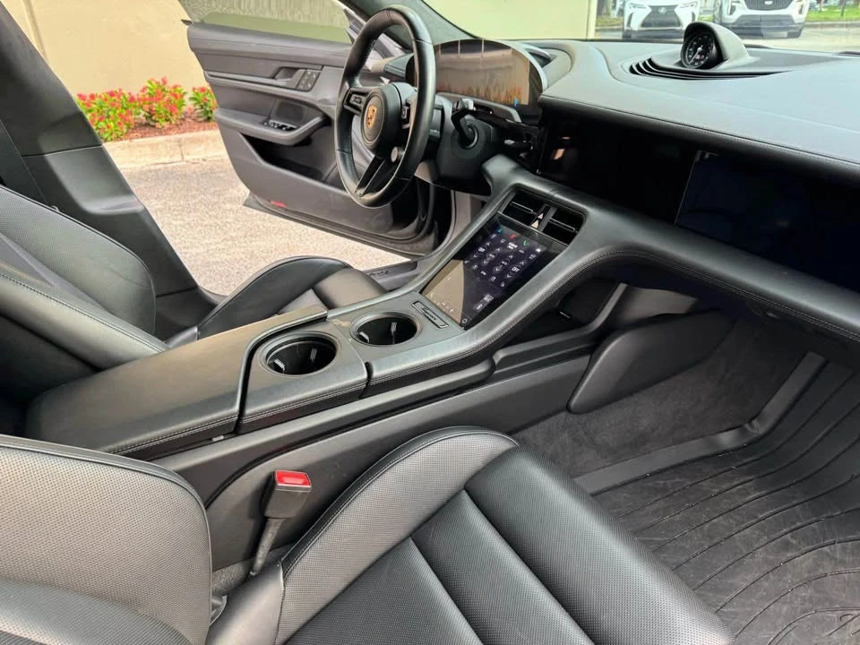 2022 Porsche Taycan - Image 14 of 15
