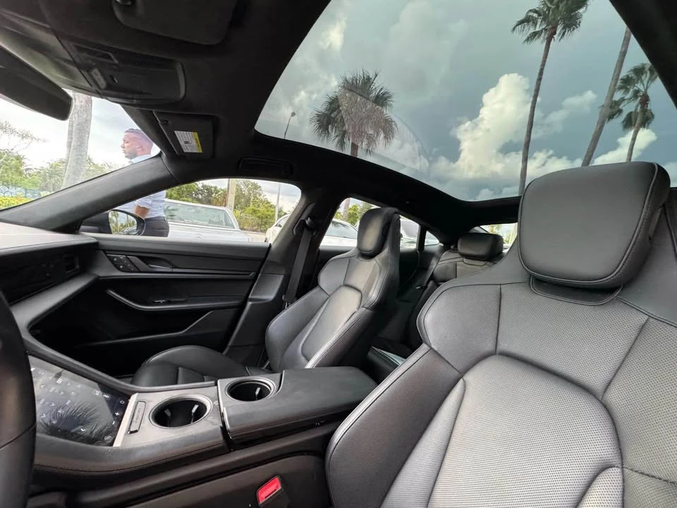 2022 Porsche Taycan - Image 10 of 15
