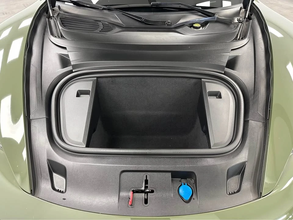2022 Porsche Taycan - Image 15 of 16