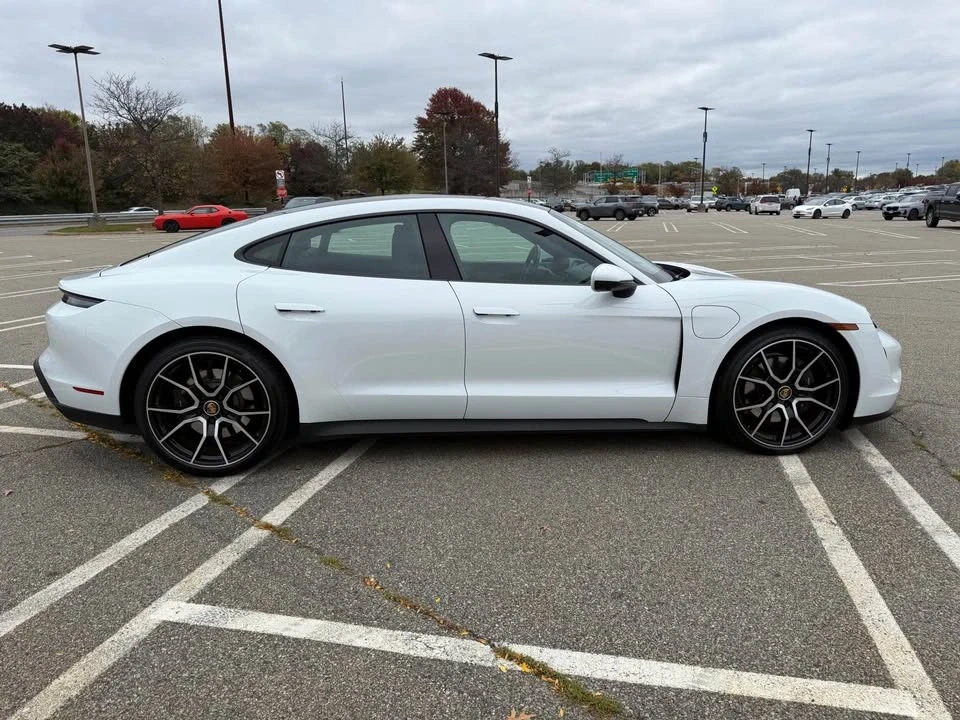 2022 Porsche Taycan - Image 5 of 20