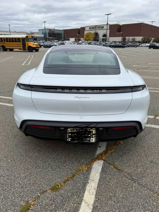 2022 Porsche Taycan - Image 8 of 20