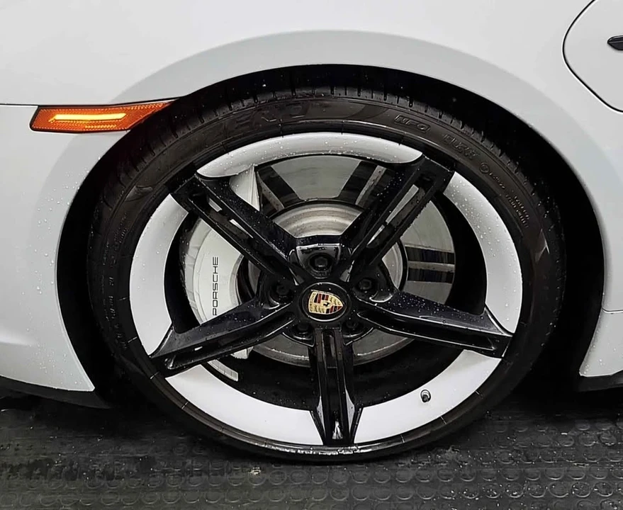 2022 Porsche Taycan - Image 4 of 4