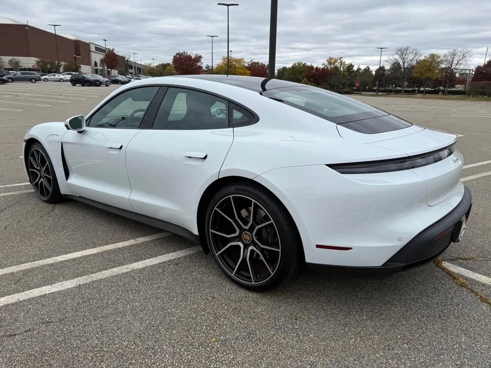 2022 Porsche Taycan - Image 4 of 20