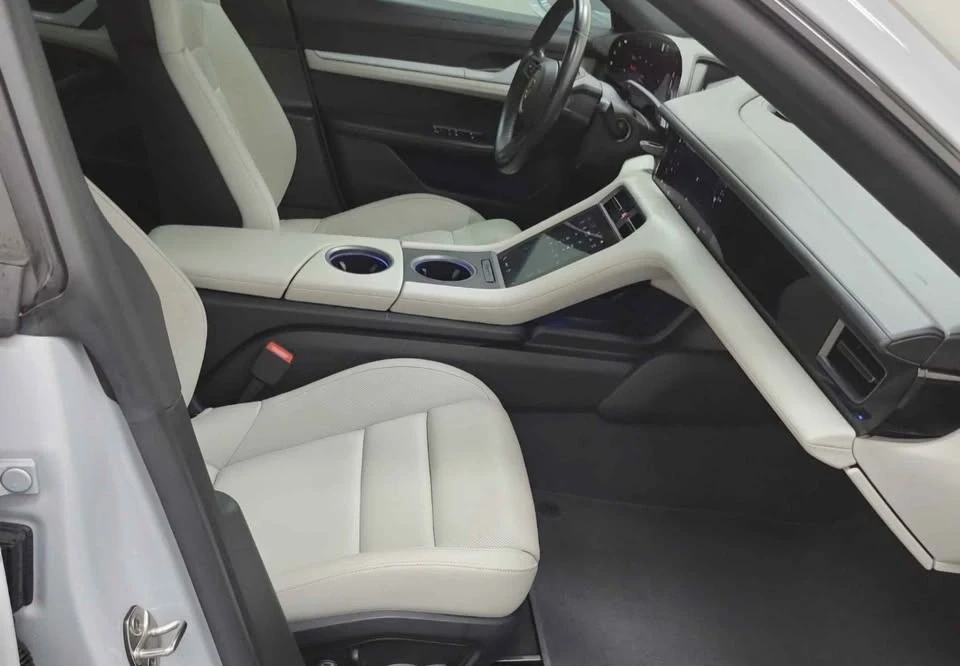 2022 Porsche Taycan - Image 3 of 4