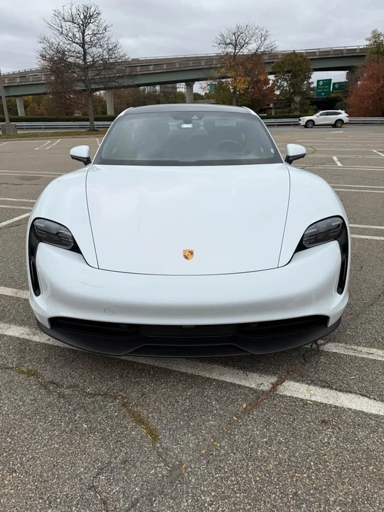 2022 Porsche Taycan - Image 7 of 20